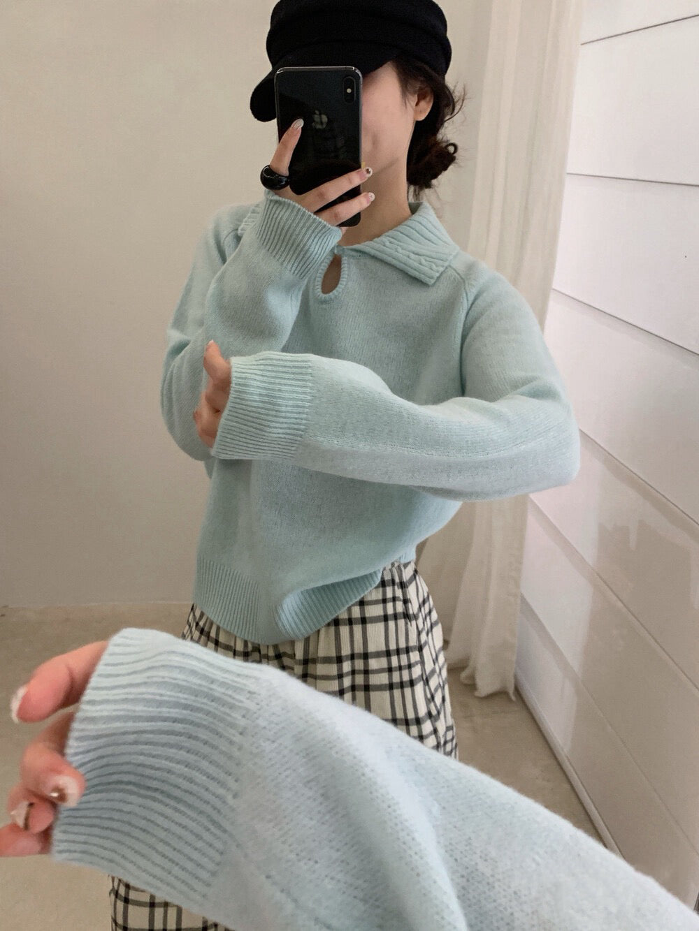 // 100%綿羊毛小鈕扣鏤空翻領NT