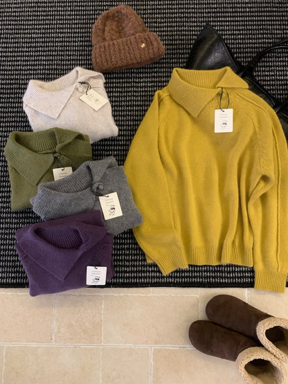 // 30%綿羊毛設計感不規則翻領毛衣