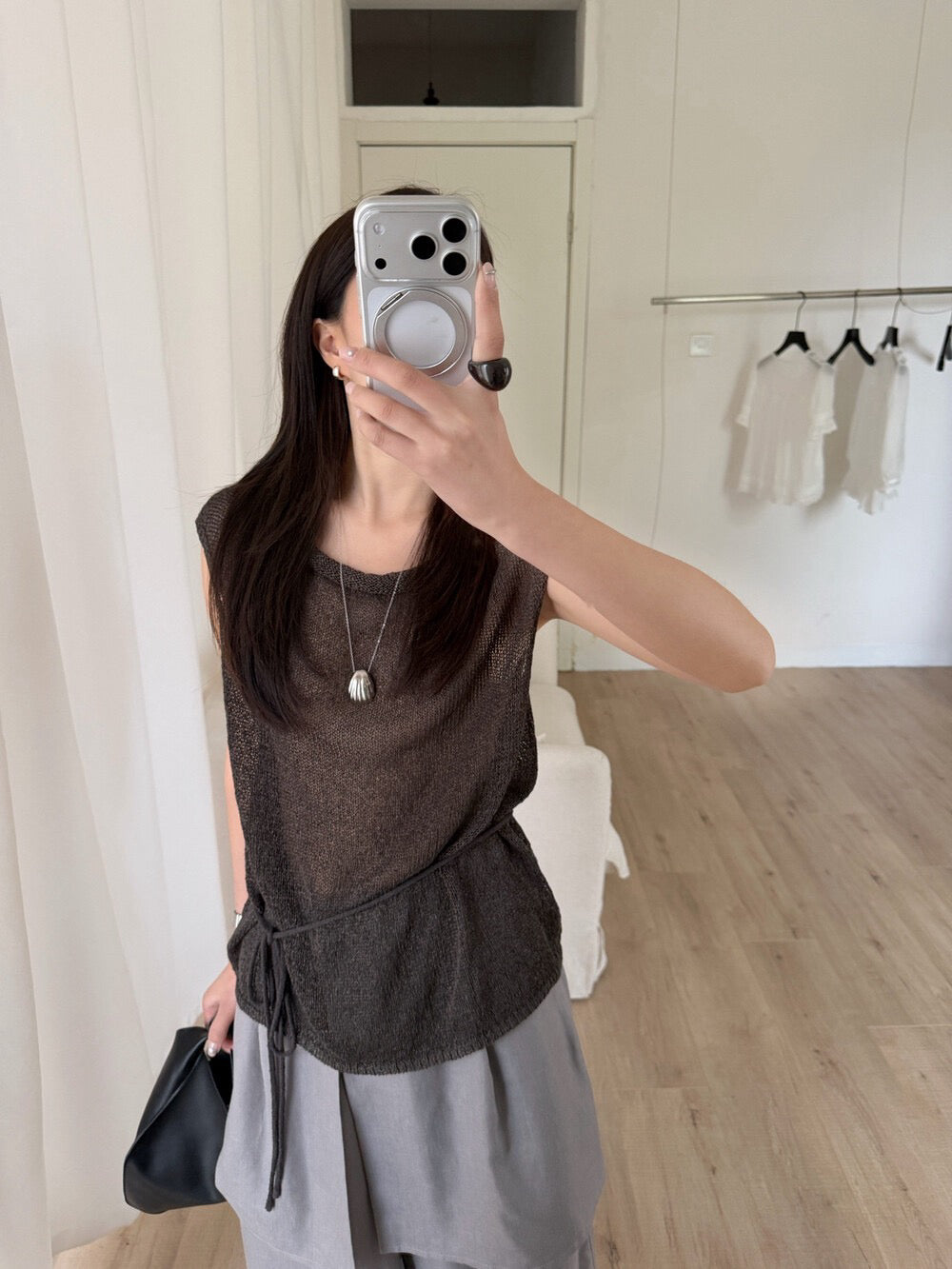 K03 / 溫柔慵懶卷領紗線背心(連腰繩)