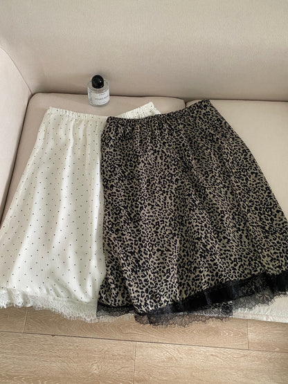 // 造型感氣質lace邊silky半裙