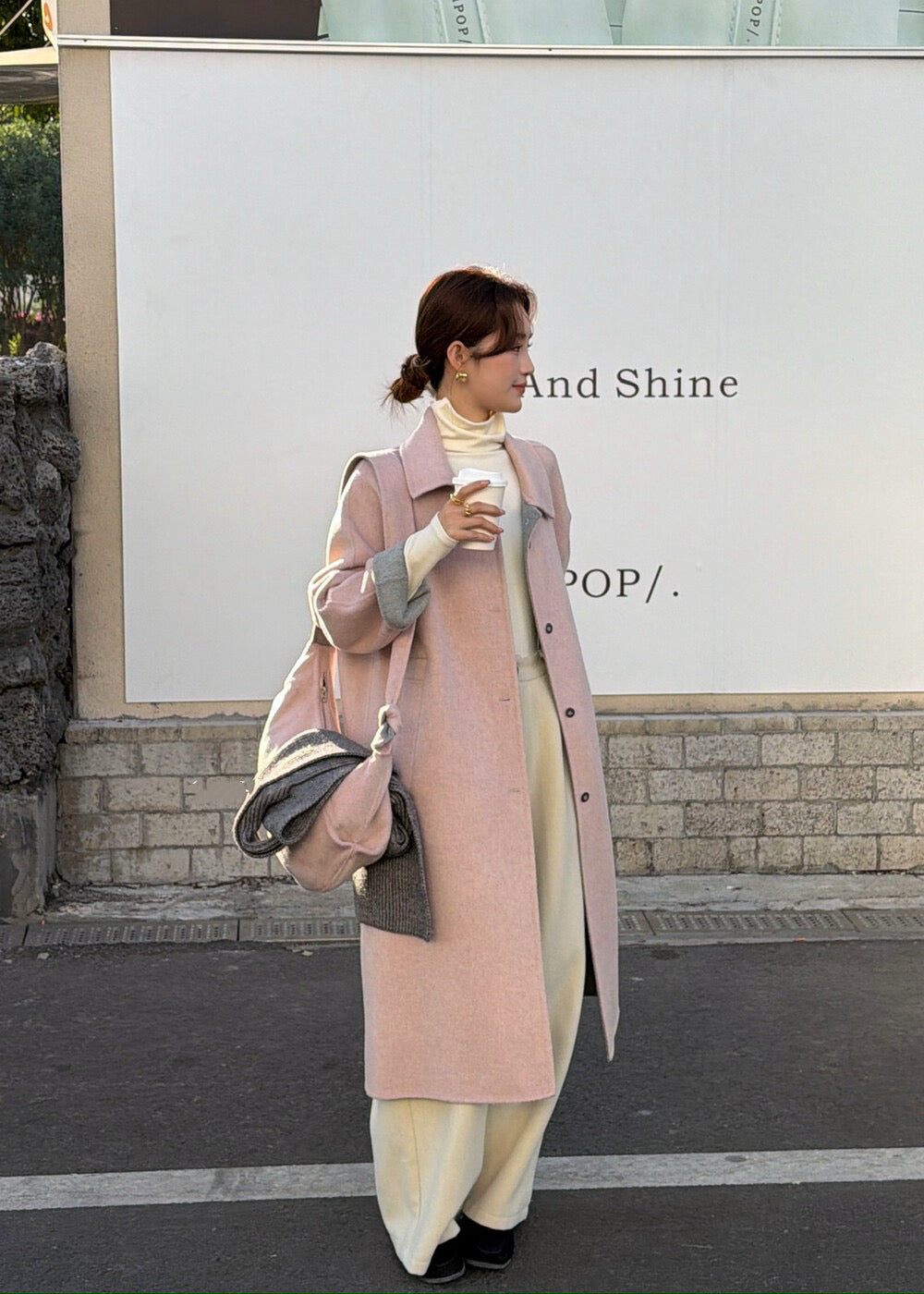 // 100%羊毛簡約翻領長款手工外套(連斜背包)