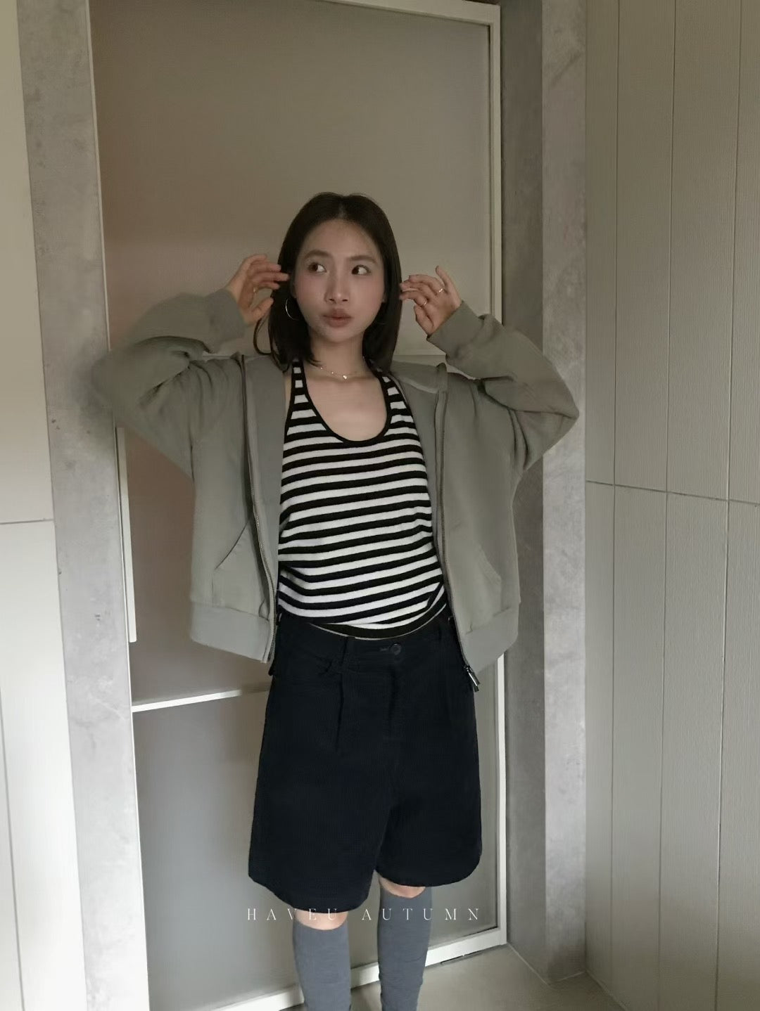 // 造型感全羊毛軟軟掛頸小背心