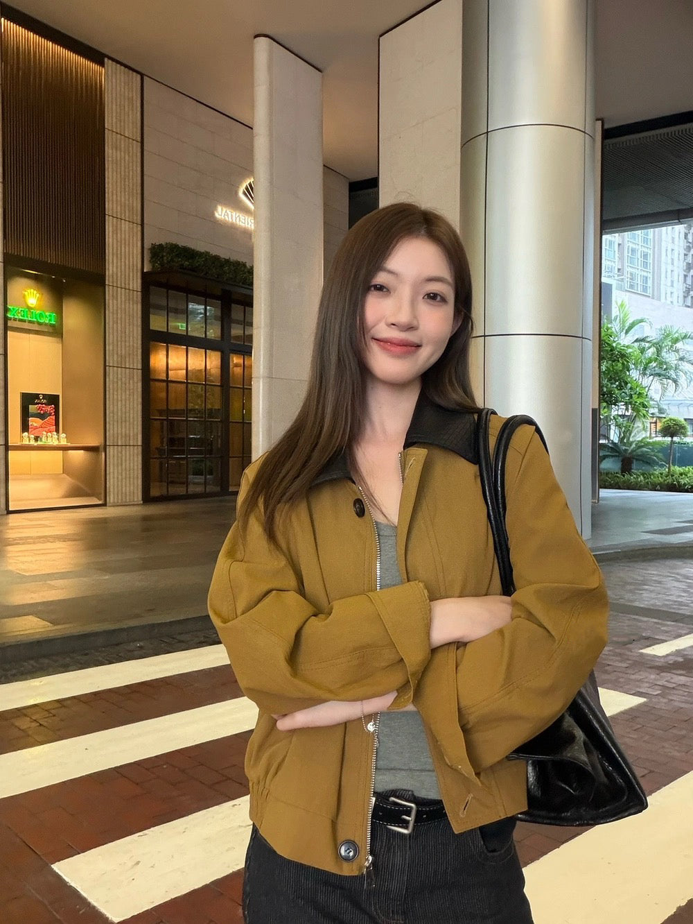J42 / 拼接編織領暗拉鍊中短款彷皮外套