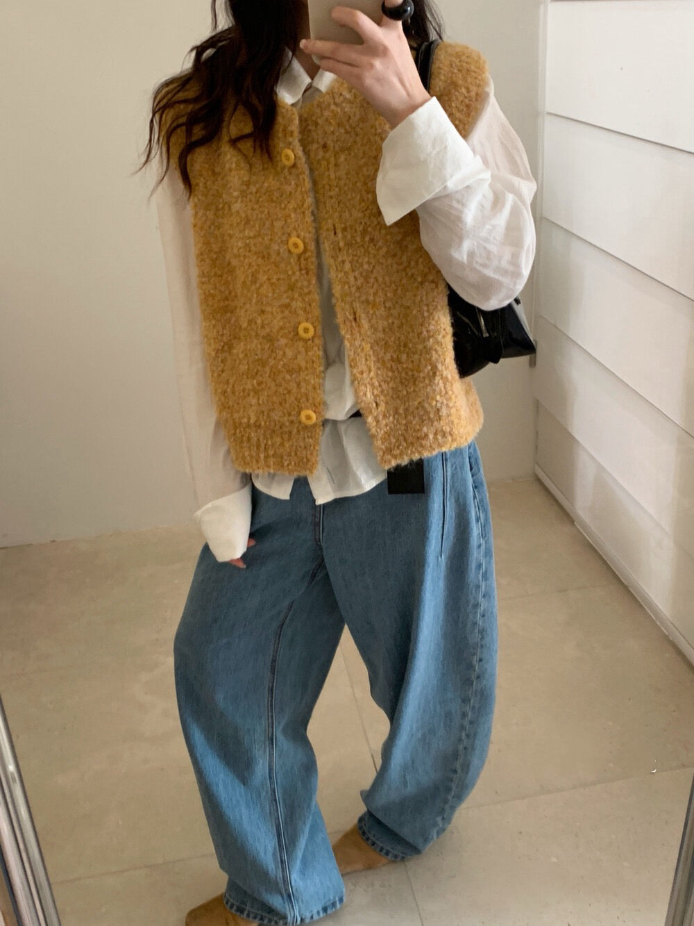 // 可愛感圈圈毛鈕扣背心馬甲￼