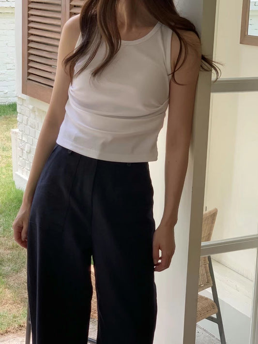 // 腰打褶顯瘦U領小背心