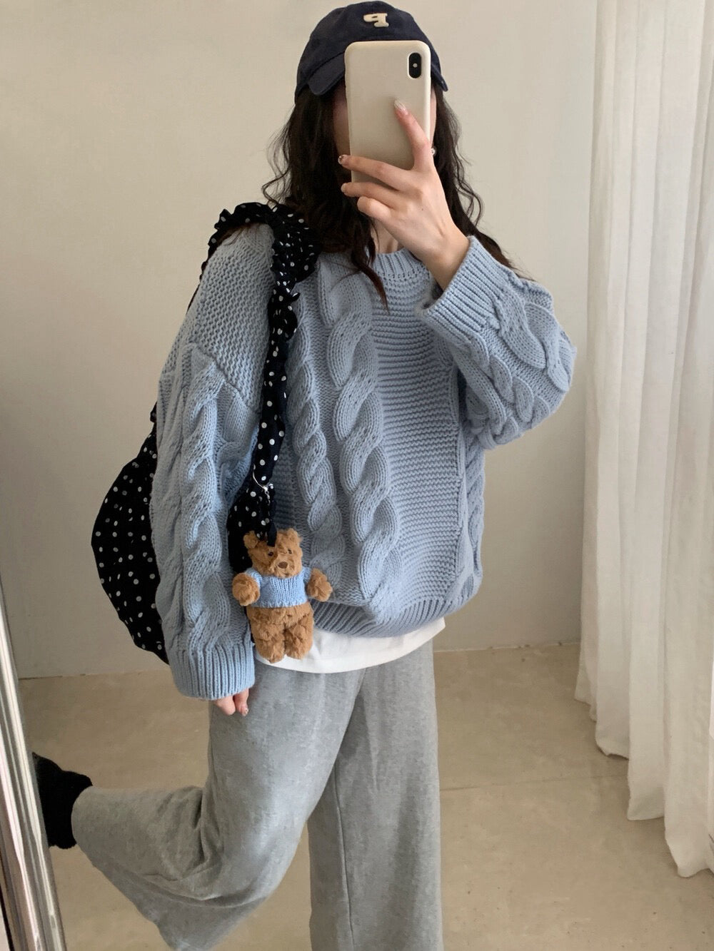 // 粗麻花圓領寬鬆毛衣