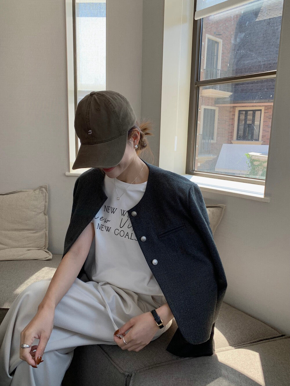 // 質感鈕扣10%wool弧邊薄毛呢外套