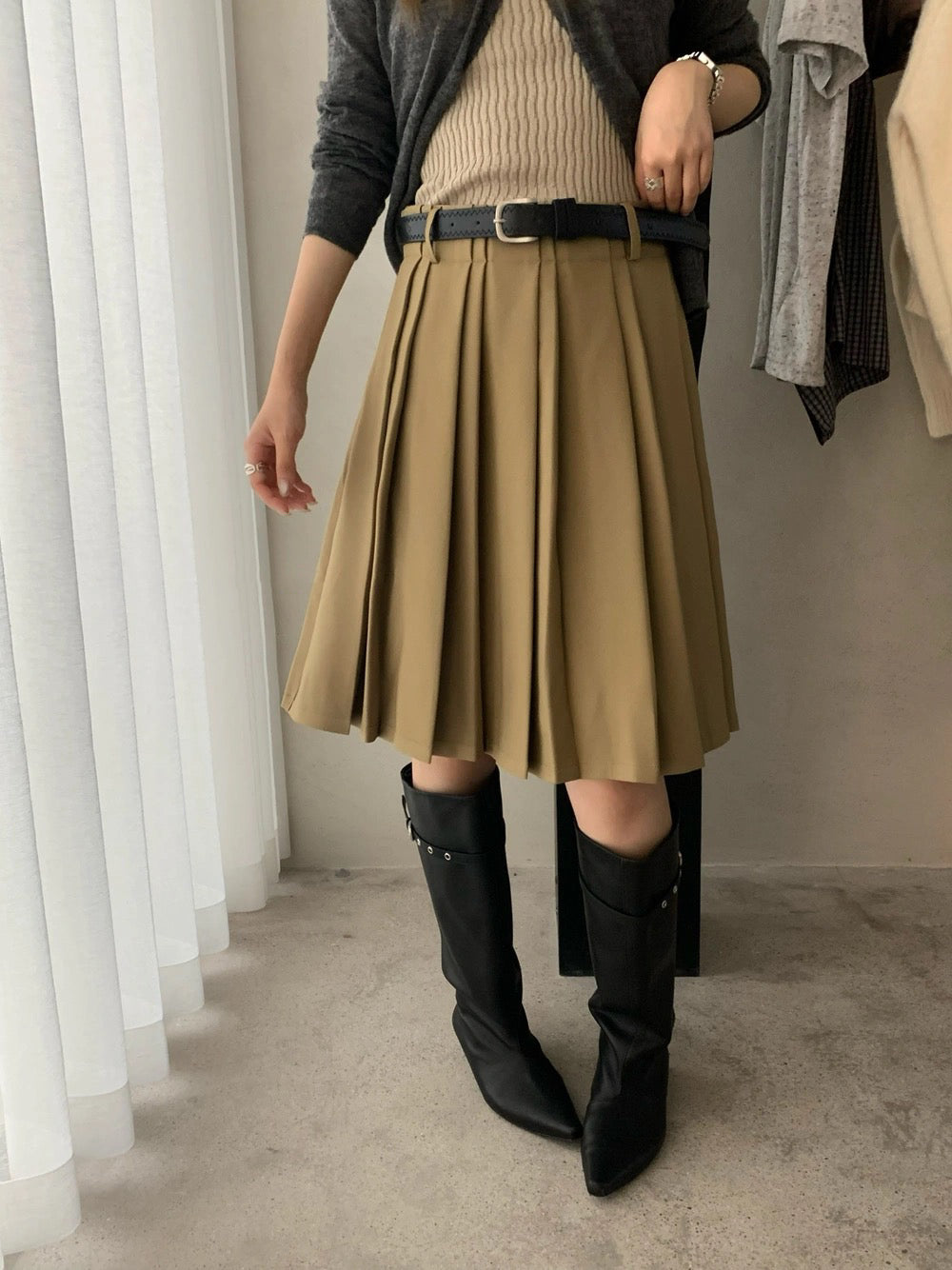 S18 / 學院風粗百褶五分中裙(連腰帶)