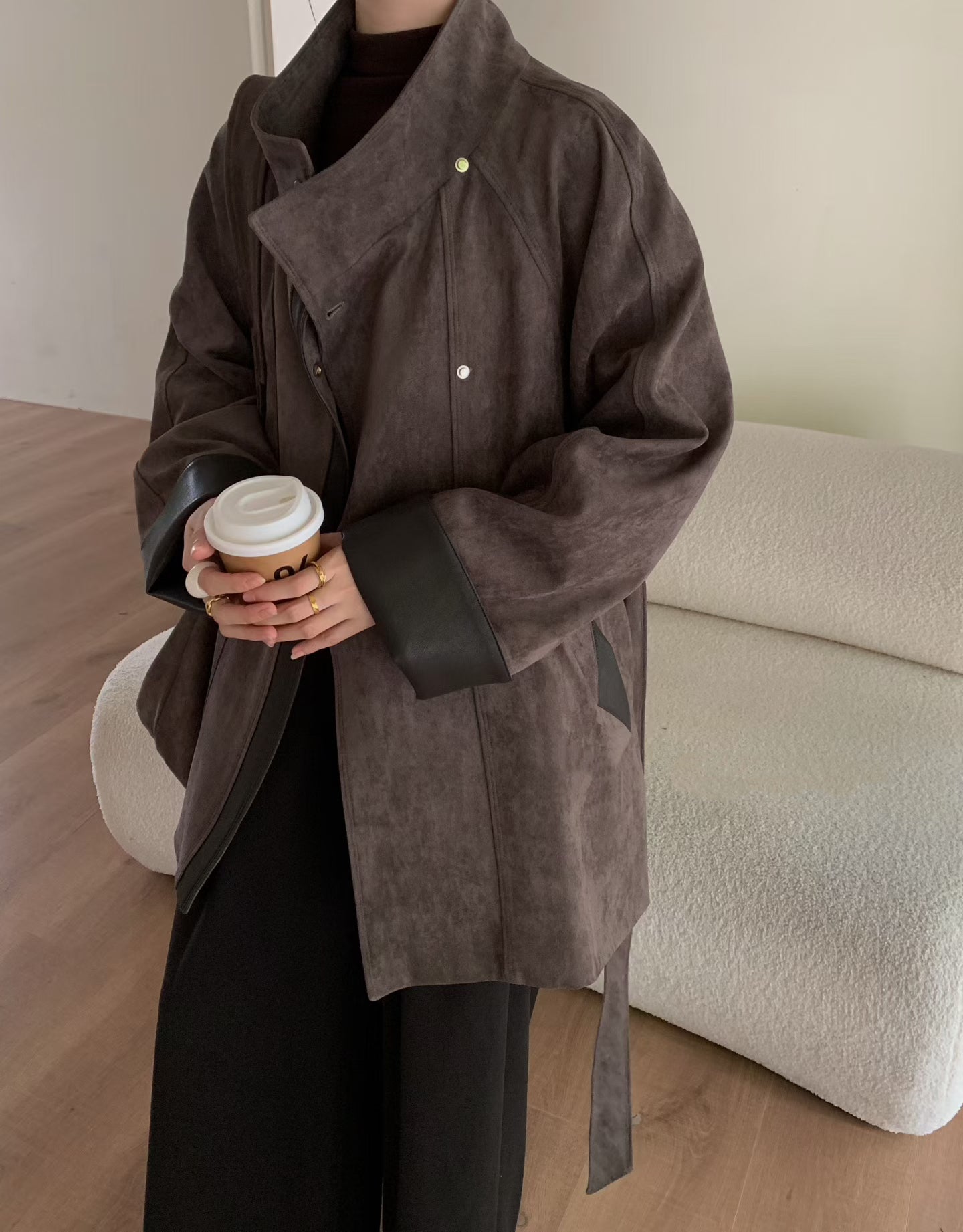 // 帥氣麂皮絨可立領拼皮外套