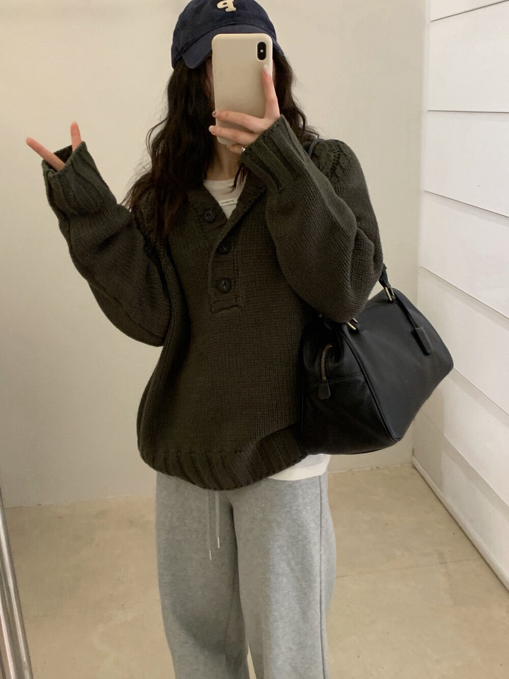 // 麻花肩線半鈕扣連帽慵懶毛衣