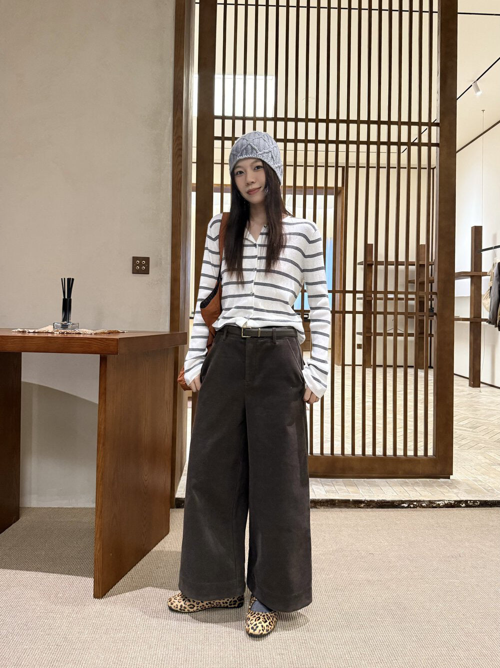 // 顯瘦版型燈芯絨直腳九分褲(連腰帶)