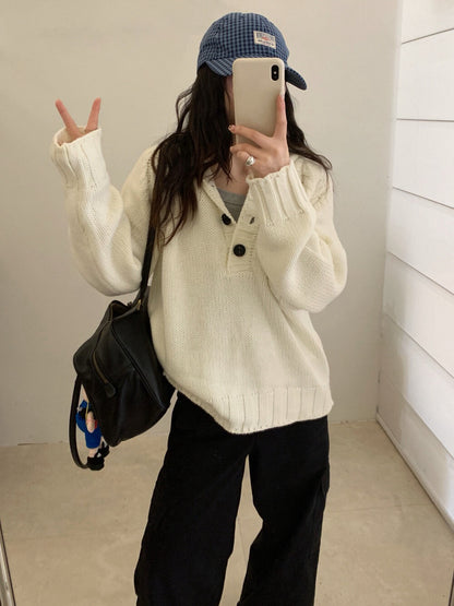 // 麻花肩線半鈕扣連帽慵懶毛衣