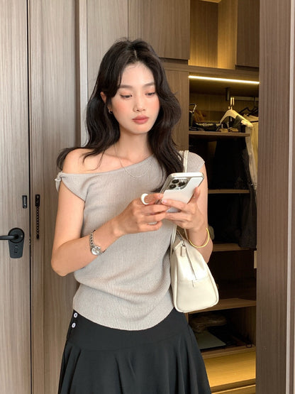 // 顯瘦麻質扭結肩針織上衣