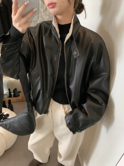 // 毛毛底帥氣可立領彷皮JK