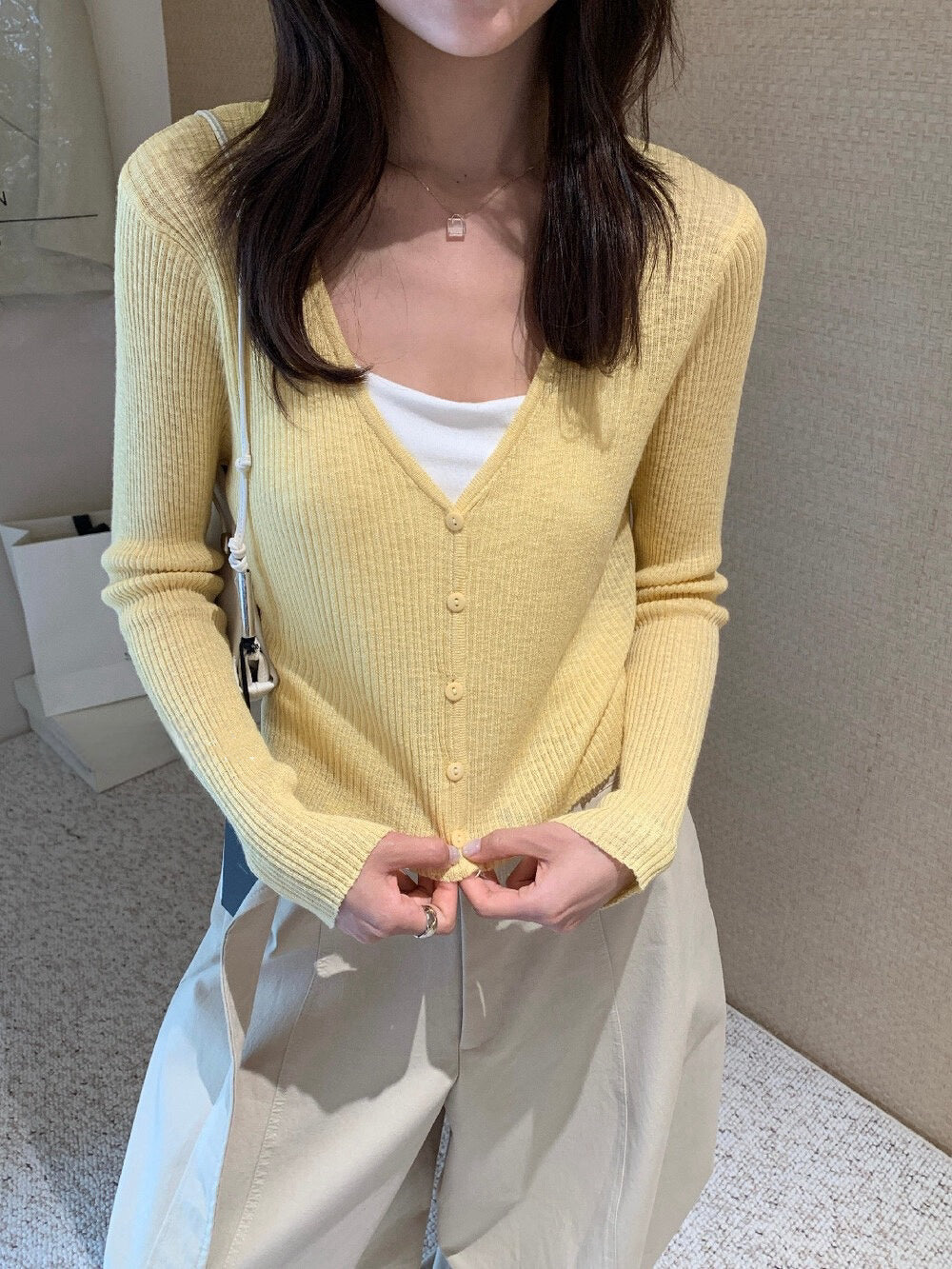 // 超靚色V領薄薄防曬CD