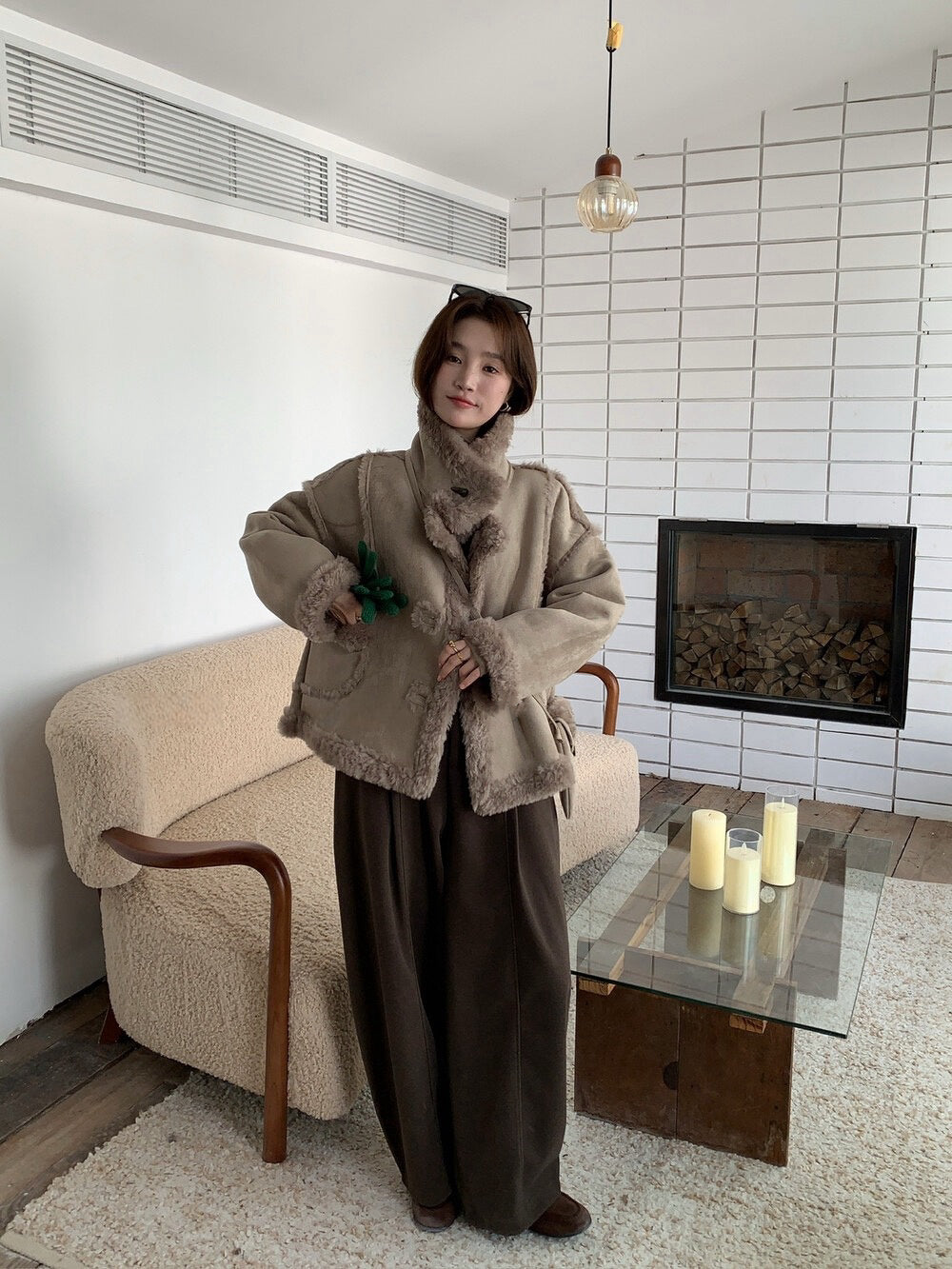 // 皮毛一體麂皮絨牛角鈕外套(連袋仔)