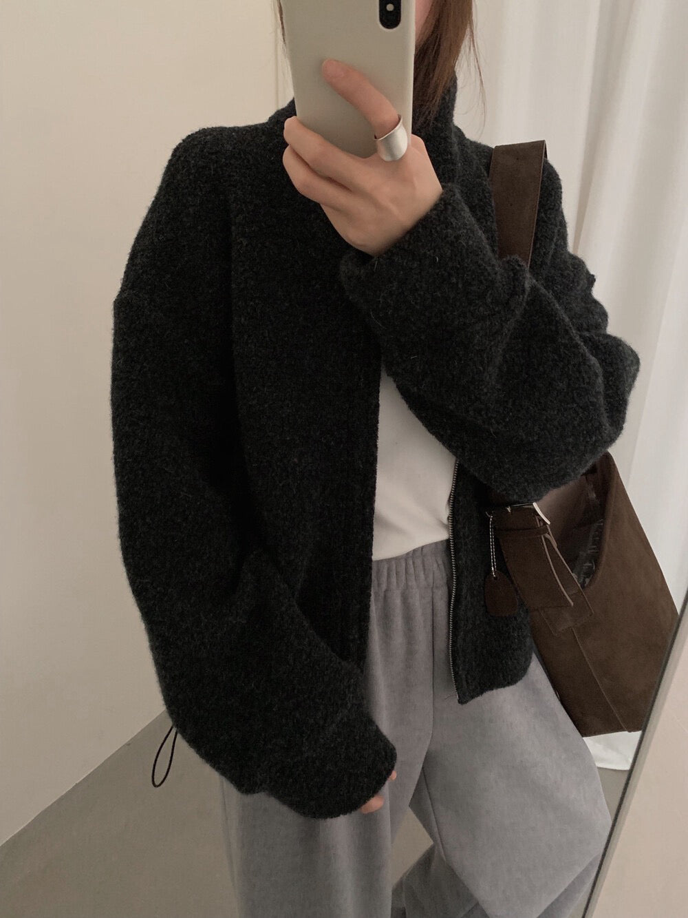 // 85%羊毛下擺可抽繩立領外套