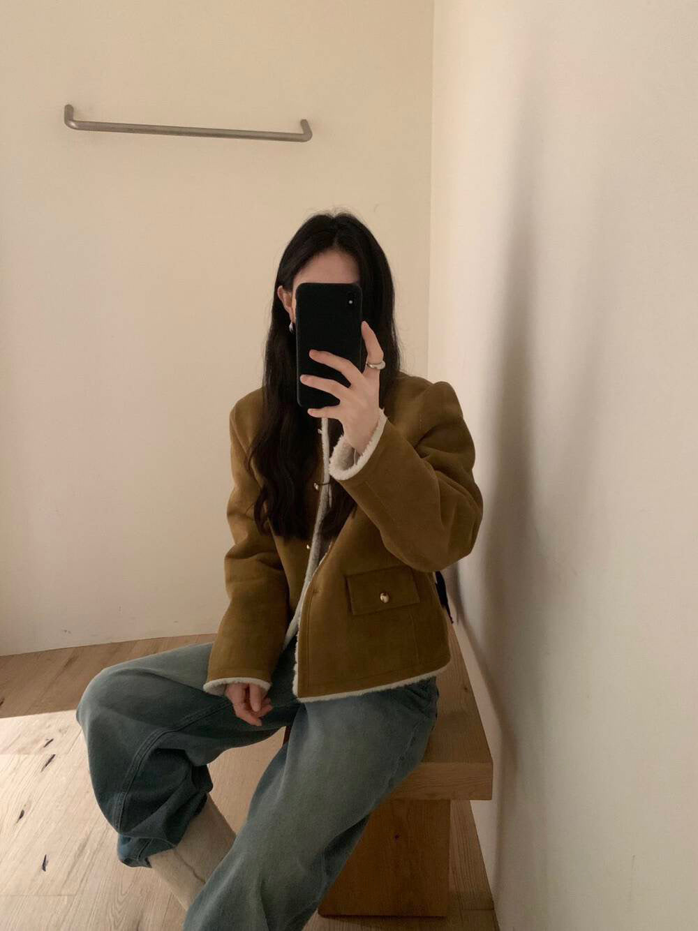 // 帥氣復古風色調皮毛一體金色鈕扣外套