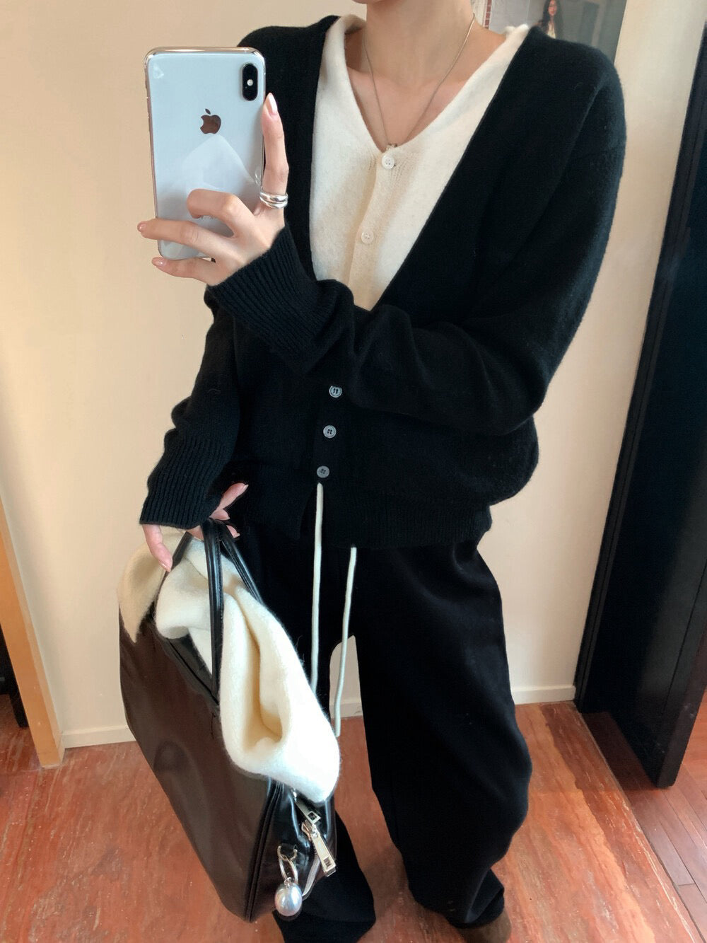 // 深V撞色假兩件開胸CD