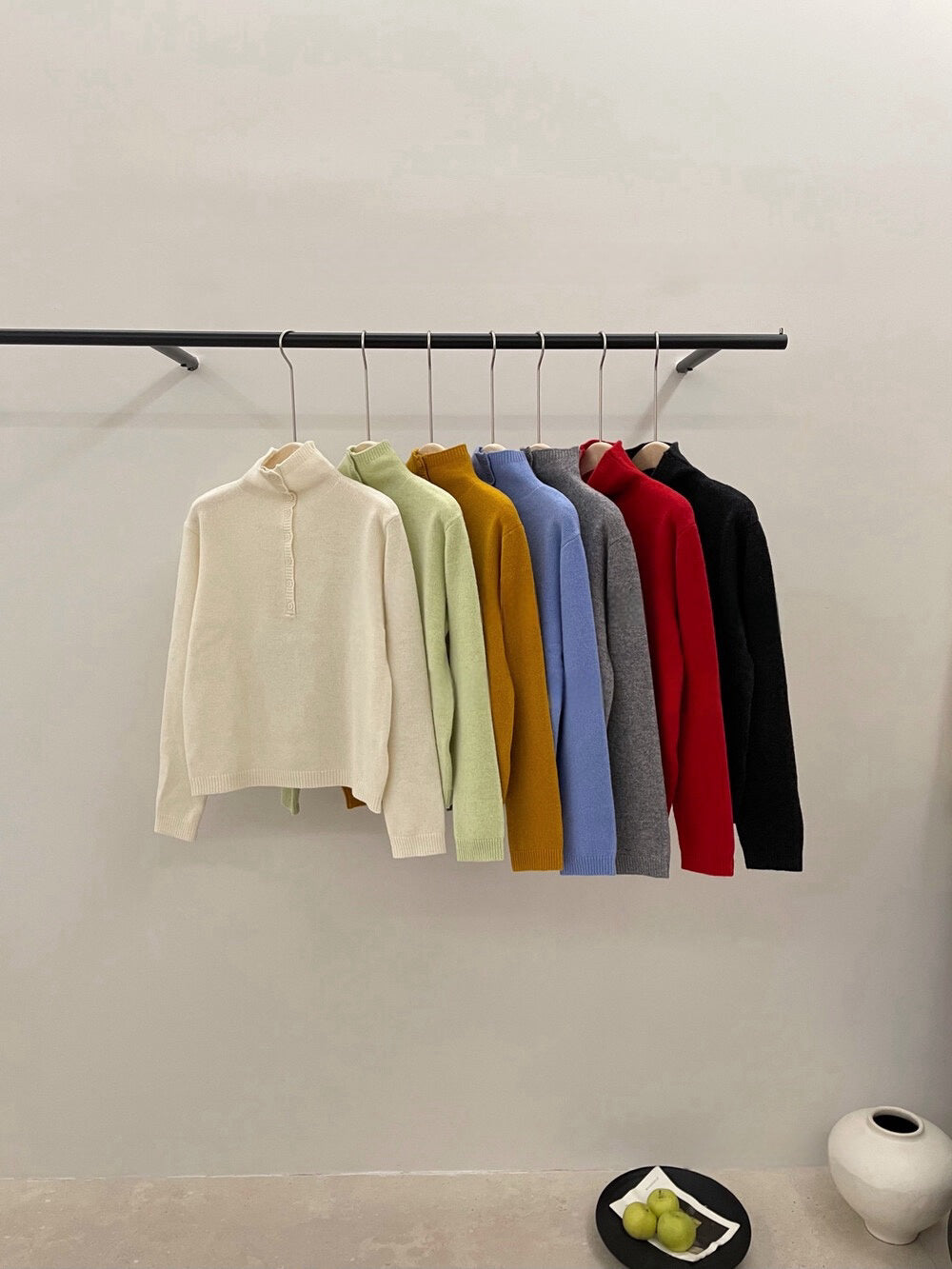 // 100%綿羊毛可立領半鈕扣NT