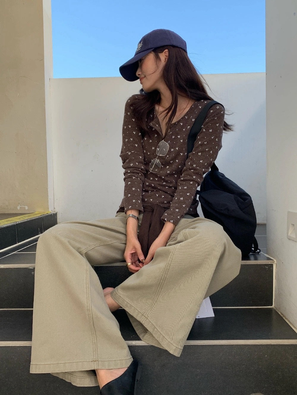 B172 / 小碎花鈕扣亨利領長袖TEE