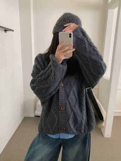 // 復古感V領重工麻花中長CD