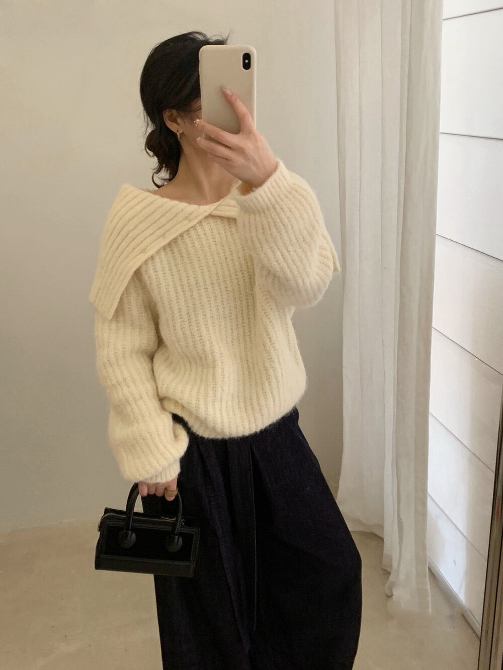 // 8%wool溫柔一字領鈕扣大翻領毛衣