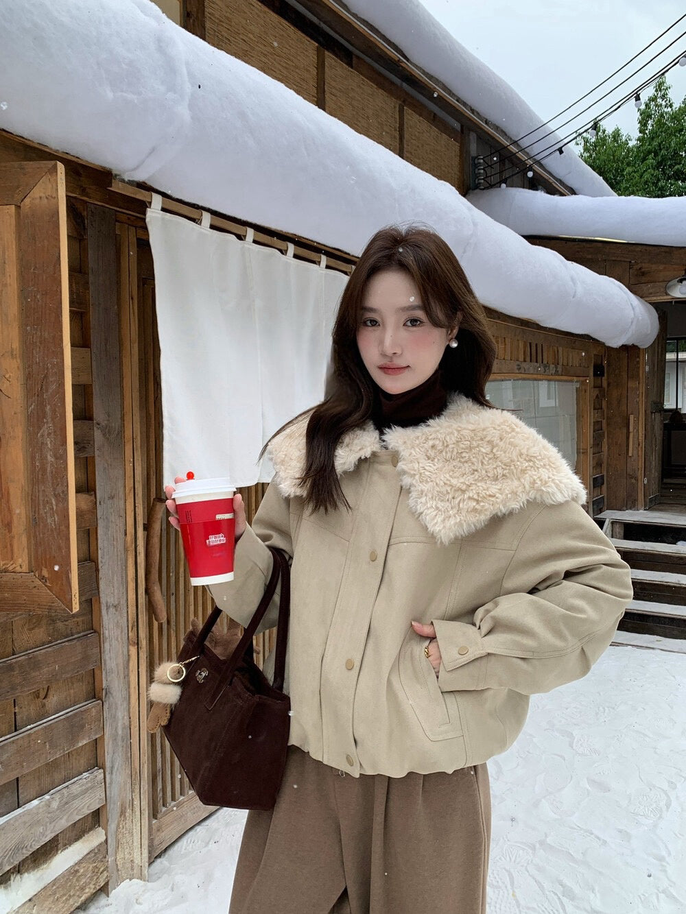 // 設計感毛毛大翻領夾棉短款JK