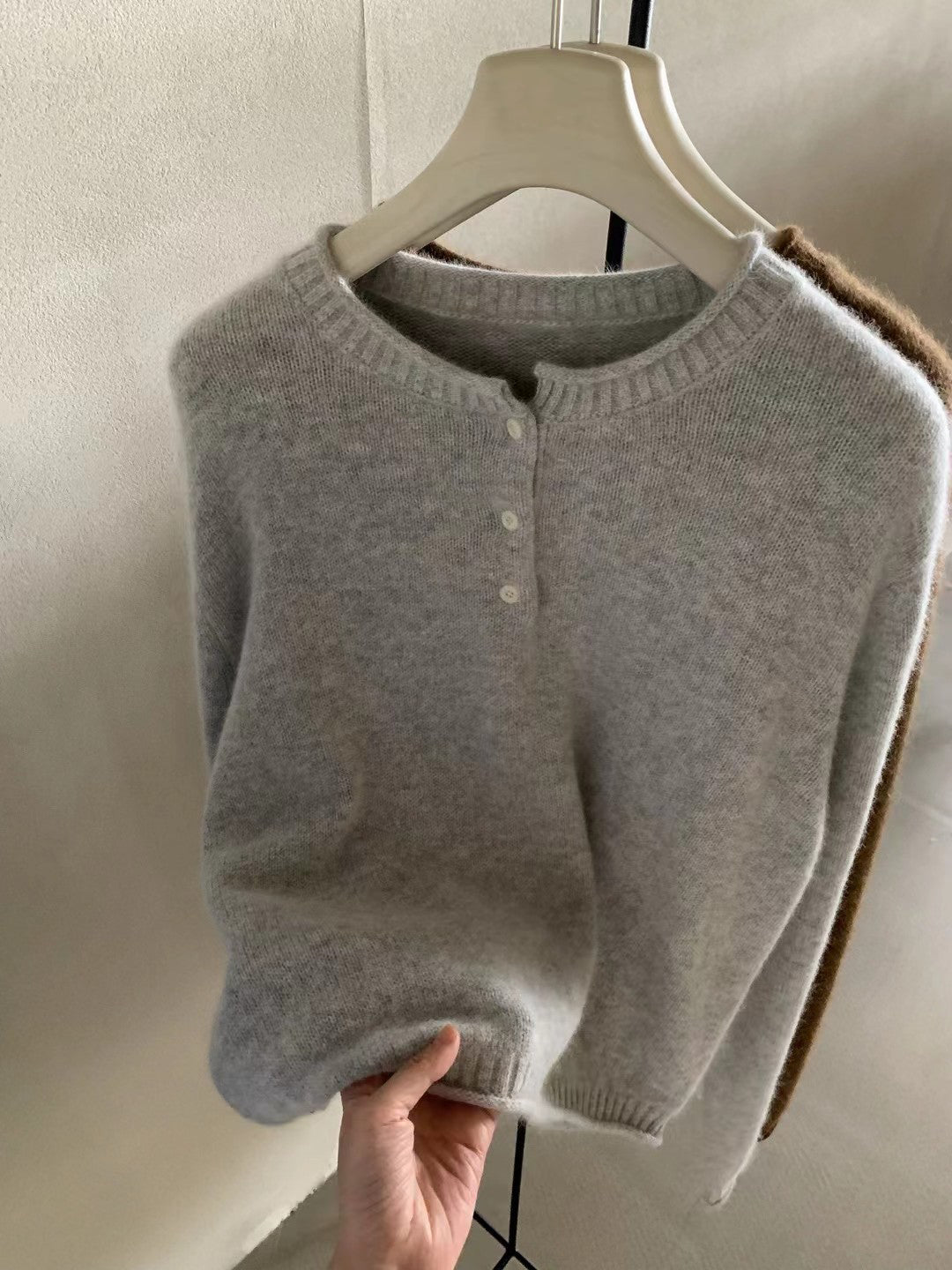 // 三粒鈕卷邊raccoon+wool NT