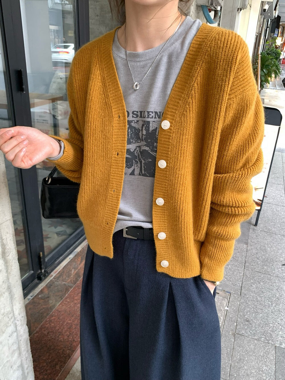 // 超soft V領8色直紋CD