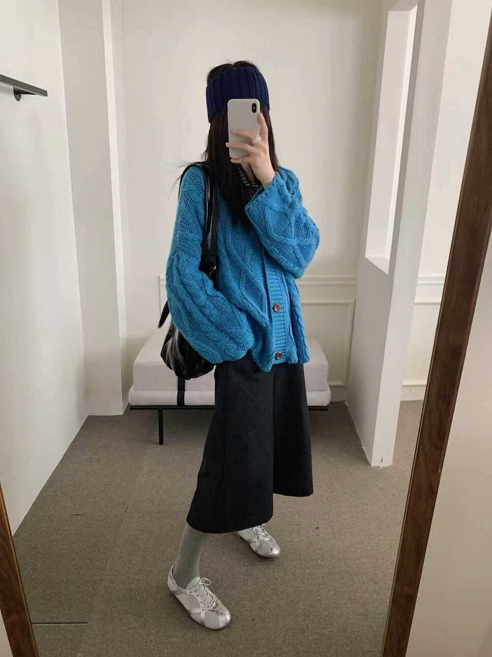 // 復古感V領重工麻花中長CD