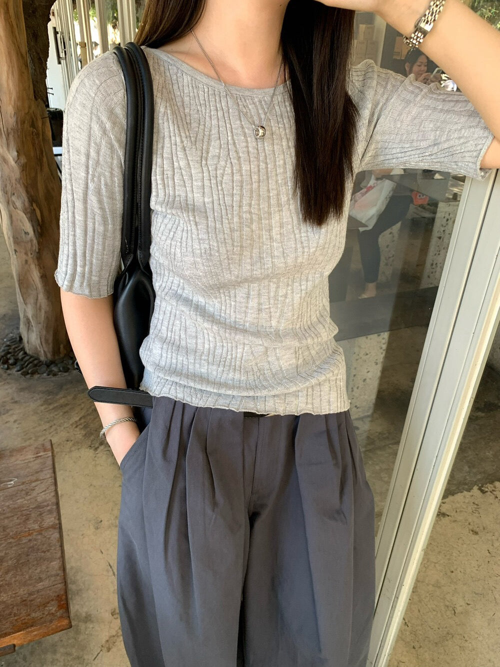 🌵 肌理感樹紋修肩彈性針織上衣