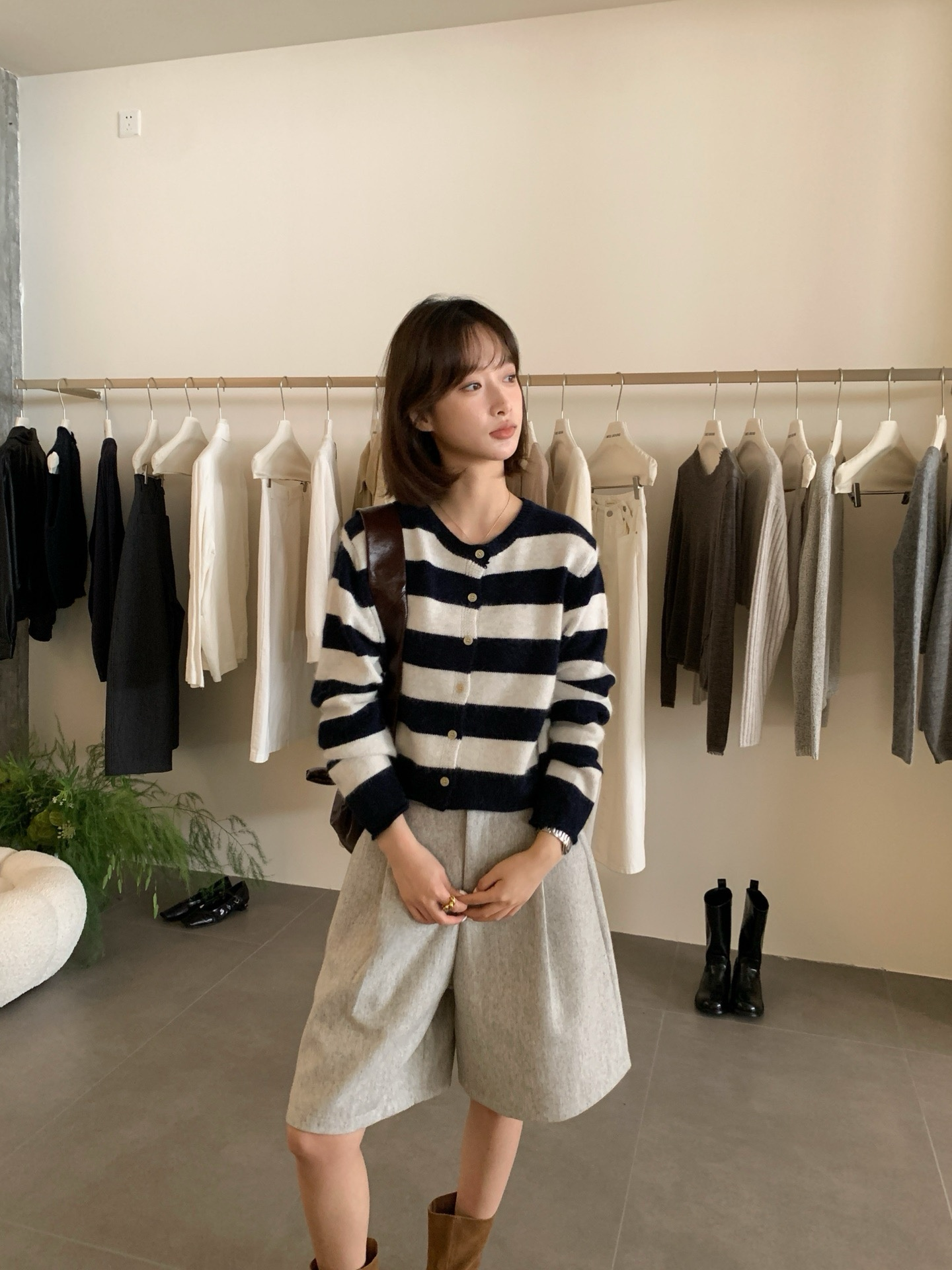 // 30%raccoon卷卷邊圓領CD