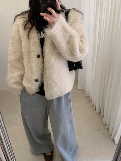 // 造型感圈圈毛拉絨V領外套