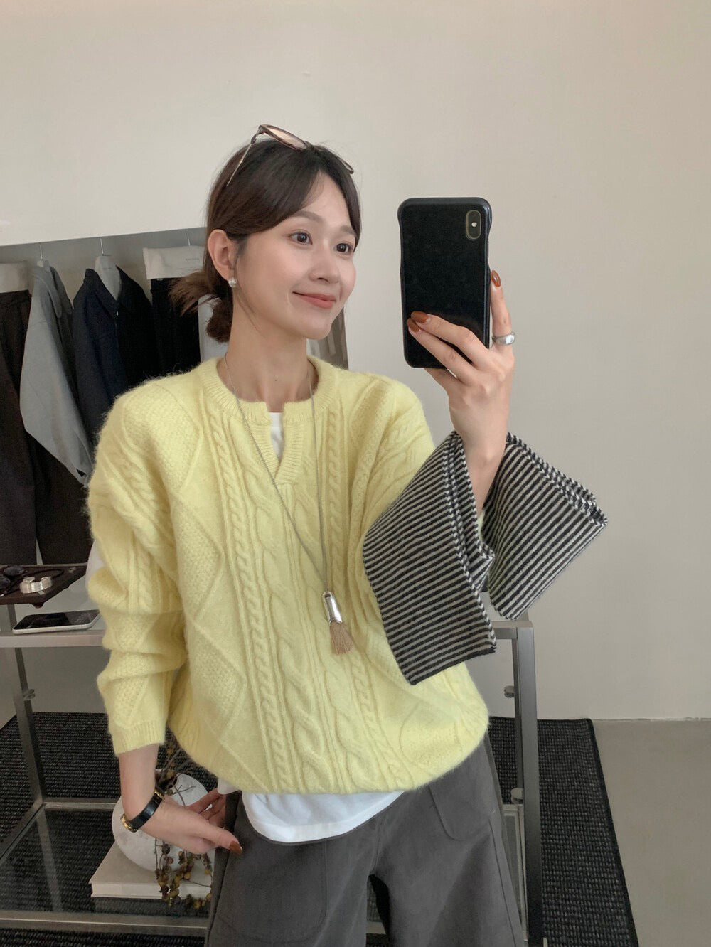 // 超軟糯小V領口麻花NT