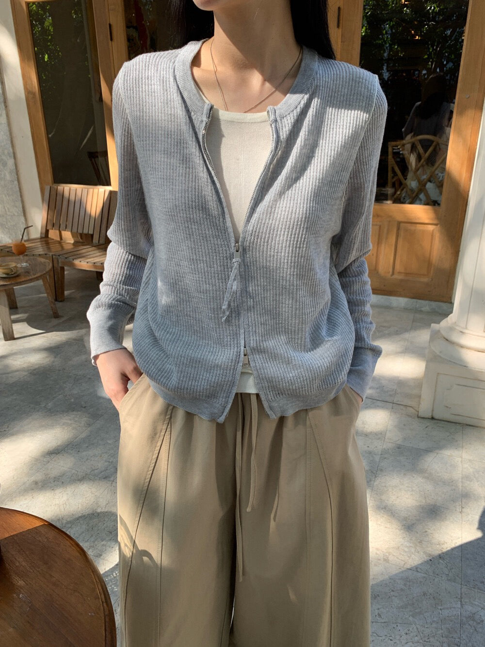 // 撞色邊上下拉鍊假兩件針織上衣