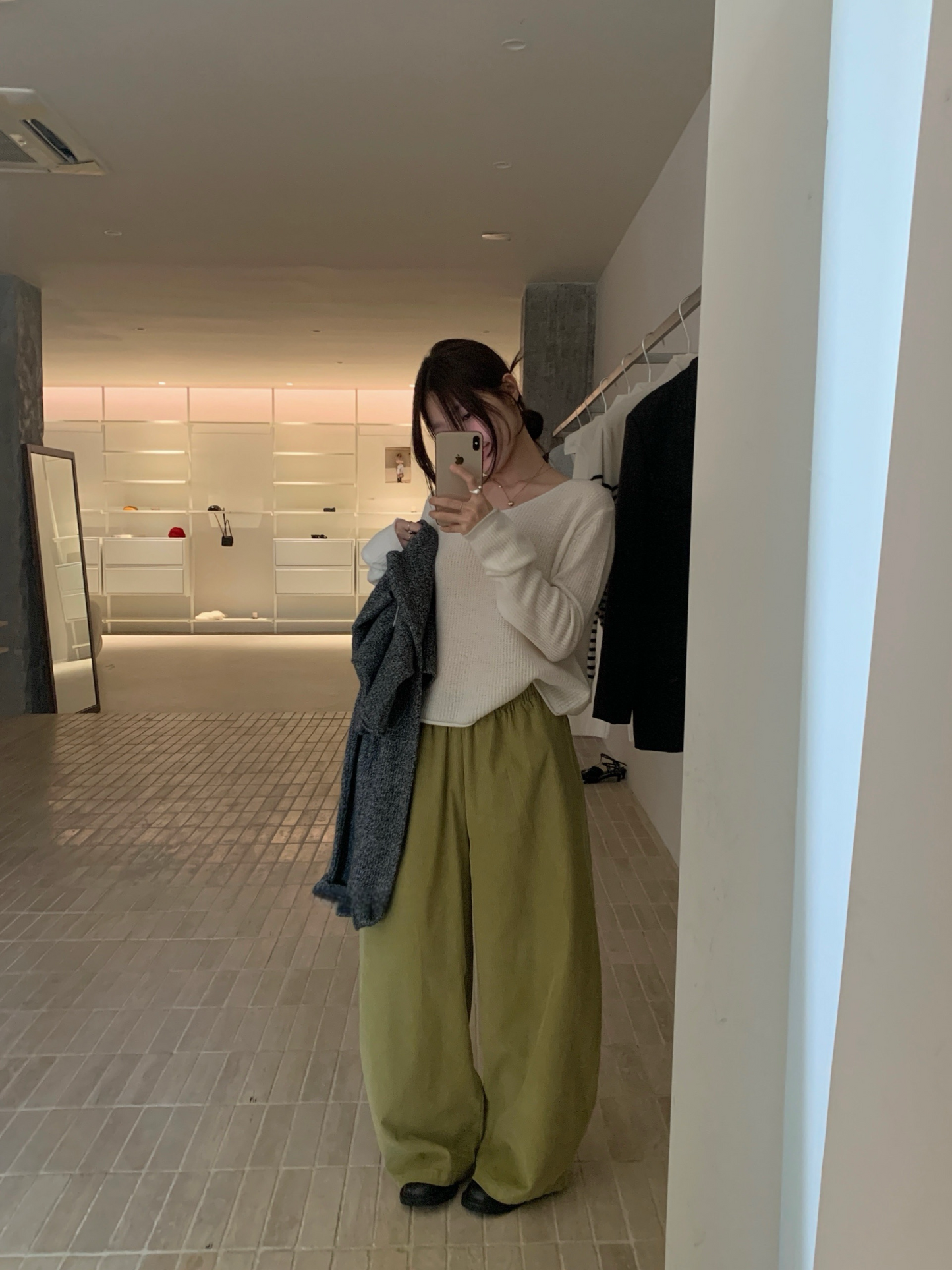 // 小復古感橡筋腰燈芯絨褲