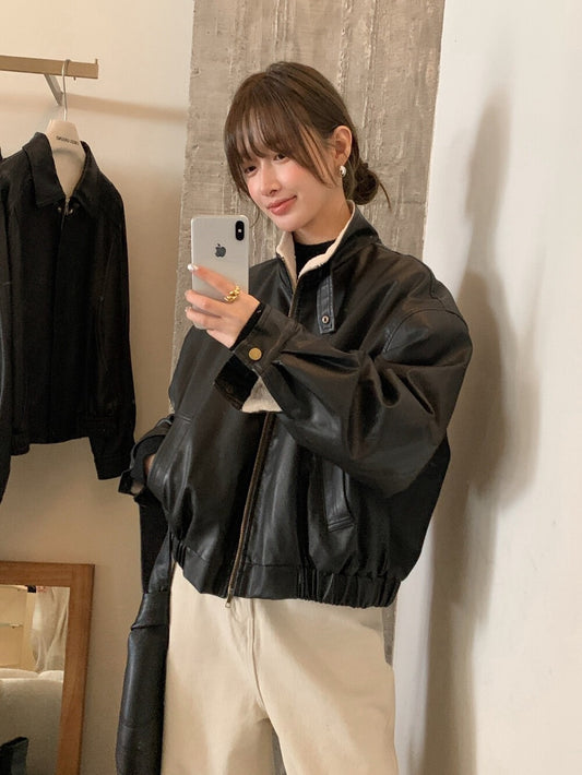 // 毛毛底帥氣可立領彷皮JK