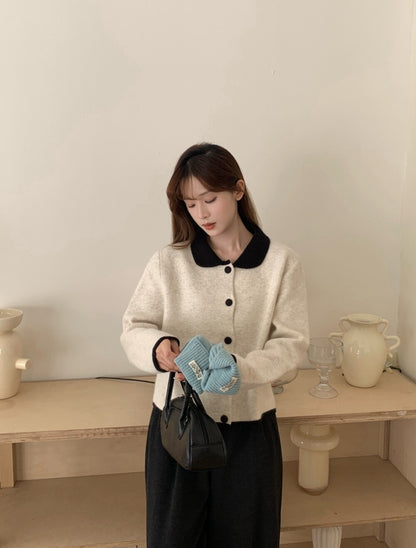 // 10%綿羊毛撞色復古圓翻領CD