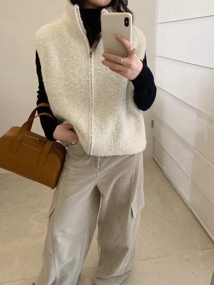 // 9%綿羊毛立領圈圈毛拉鍊背心