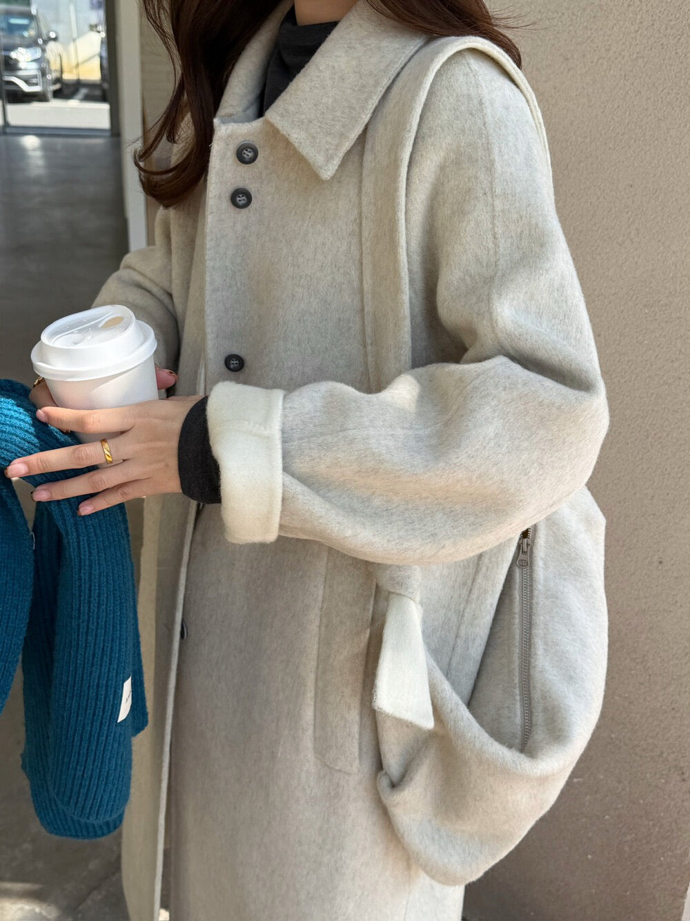 // 100%羊毛簡約翻領長款手工外套(連斜背包)