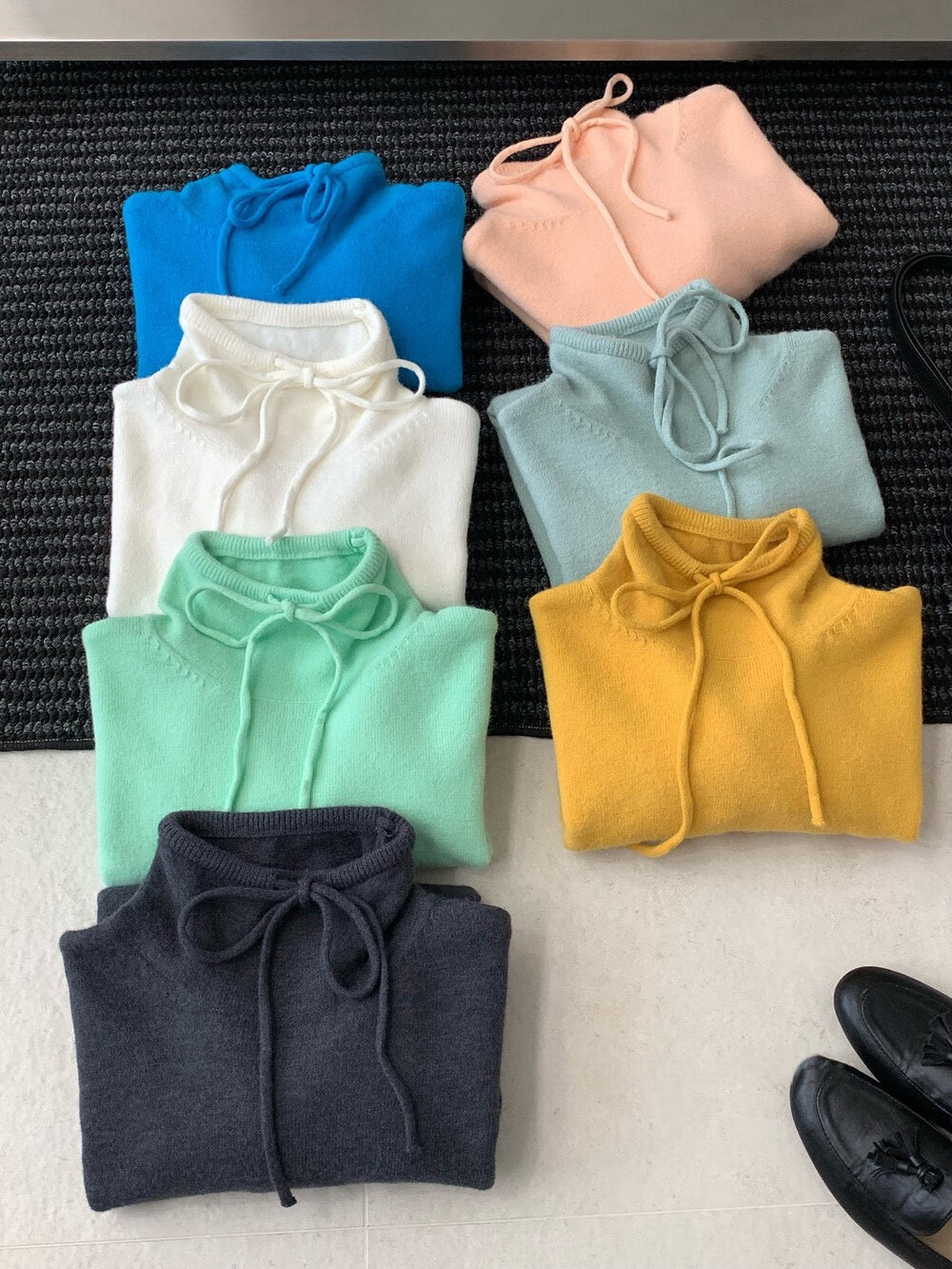 // 半高領綁帶連糯NT