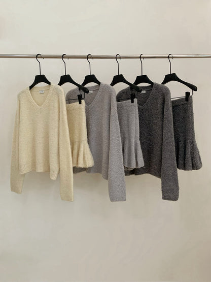 // 慵懶感V領毛衣+荷葉腳短裙套裝