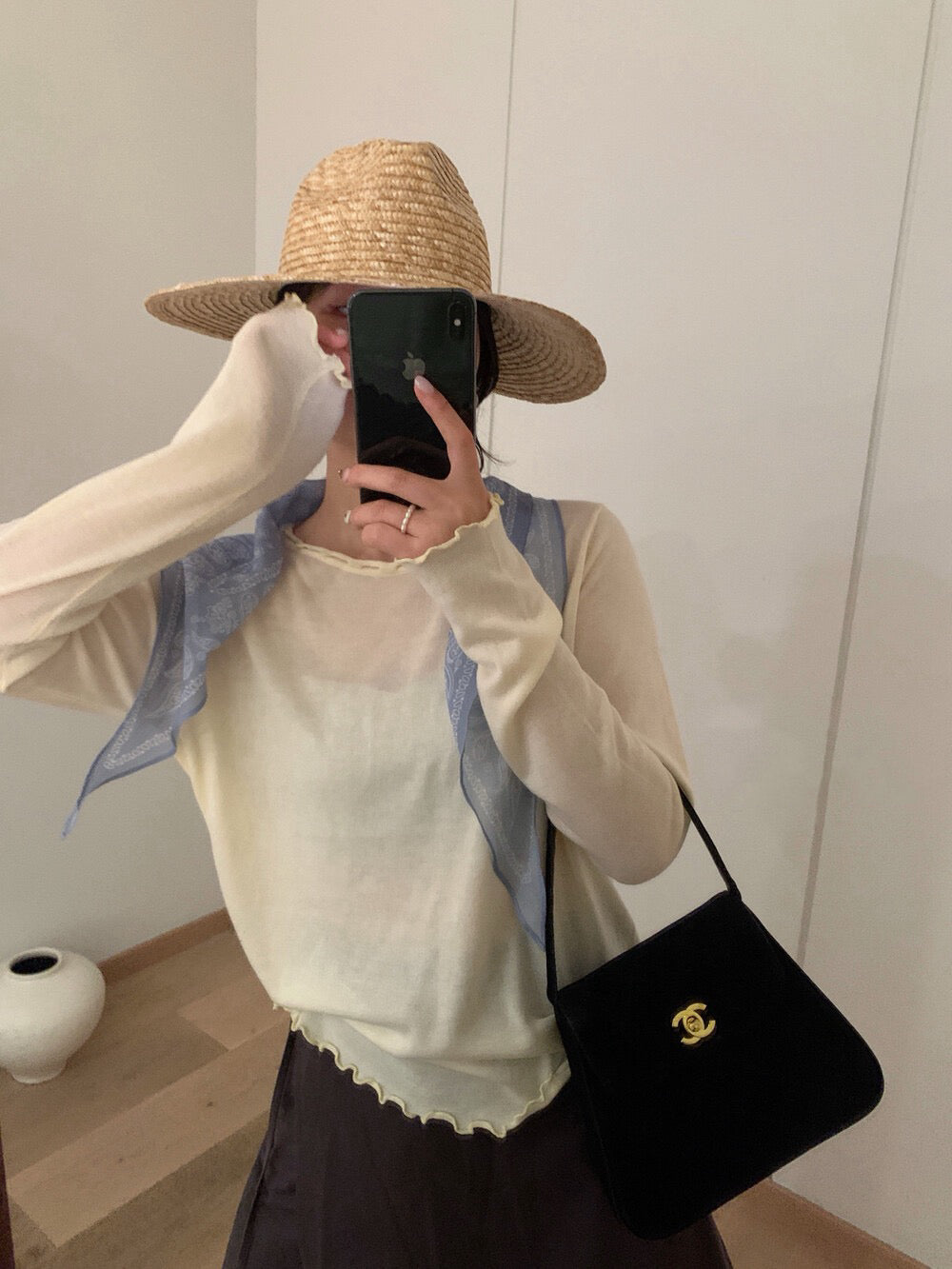 // 5%fine wool超親膚大彈性木耳邊TEE