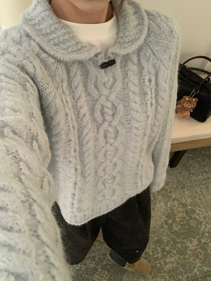 // 20%wool牛角鈕領口圓翻領麻花毛衣