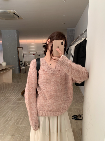 // 慵懶感滿滿V領針織毛衣