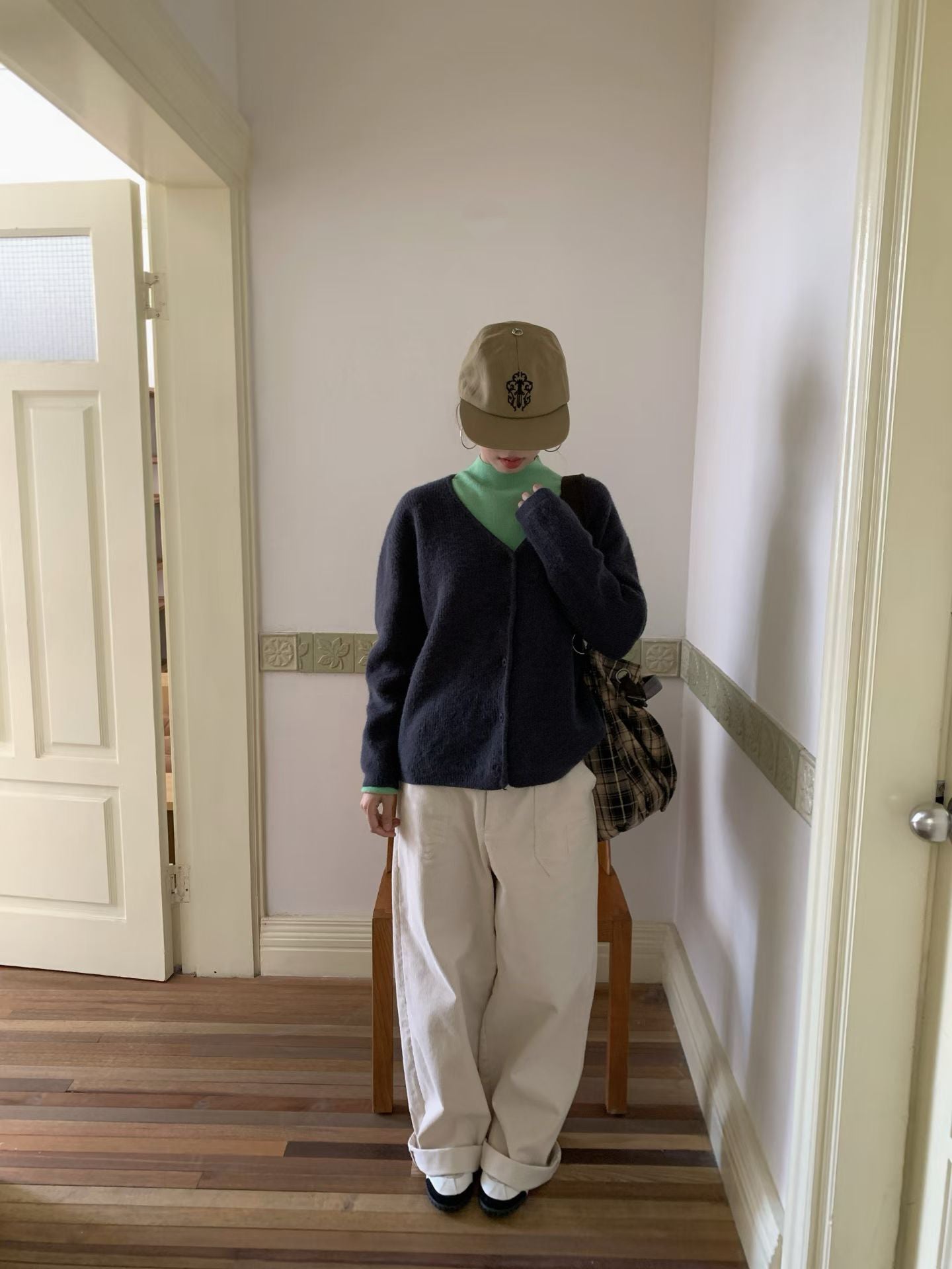 // 12色超美色系V領排扣羊絨紗CD