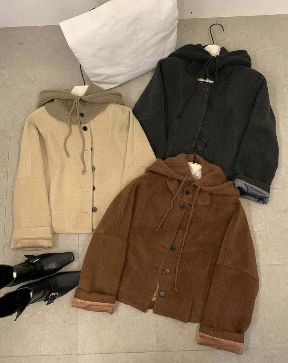 // 可拆針織帽短款圓領毛呢外套