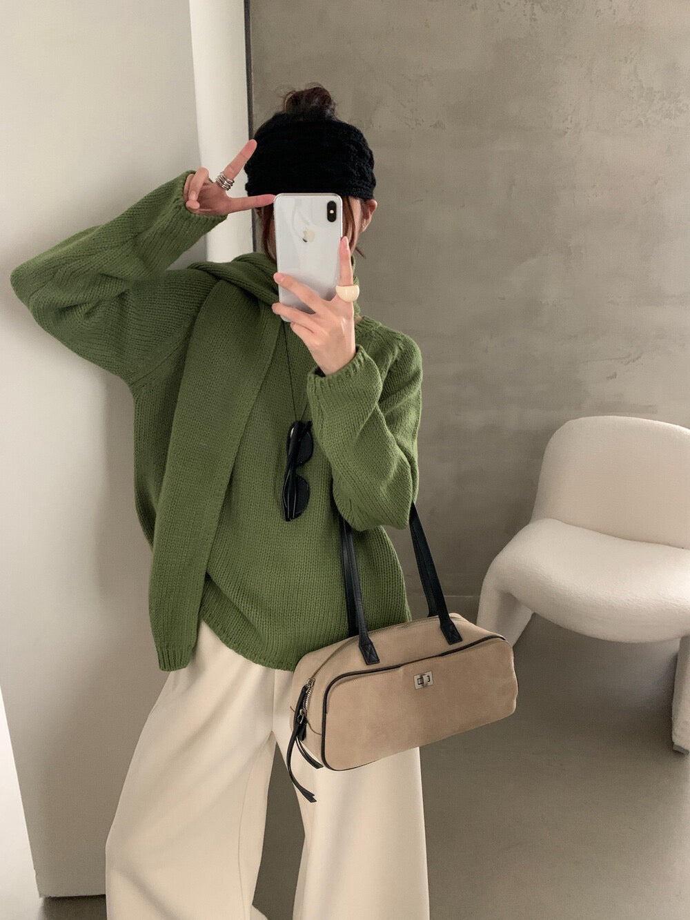 // 巨美粗針慵懶感落肩毛衣(連頸巾)