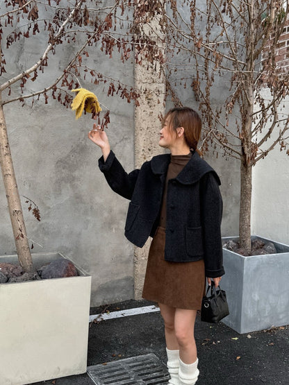 // 100%羊毛可愛娃娃領手工外套